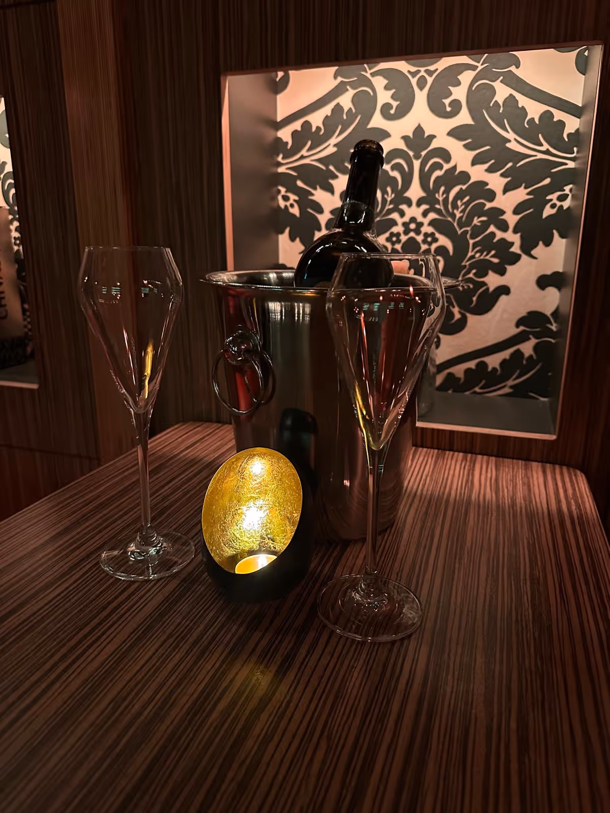 Willkommensgetränk an der Bar - FOX Club Vienna